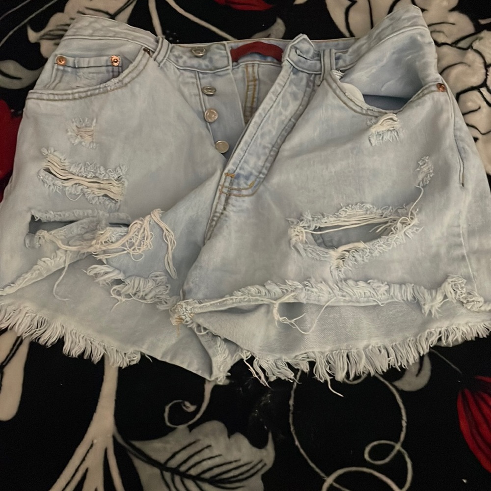 Light washed jeans ripped